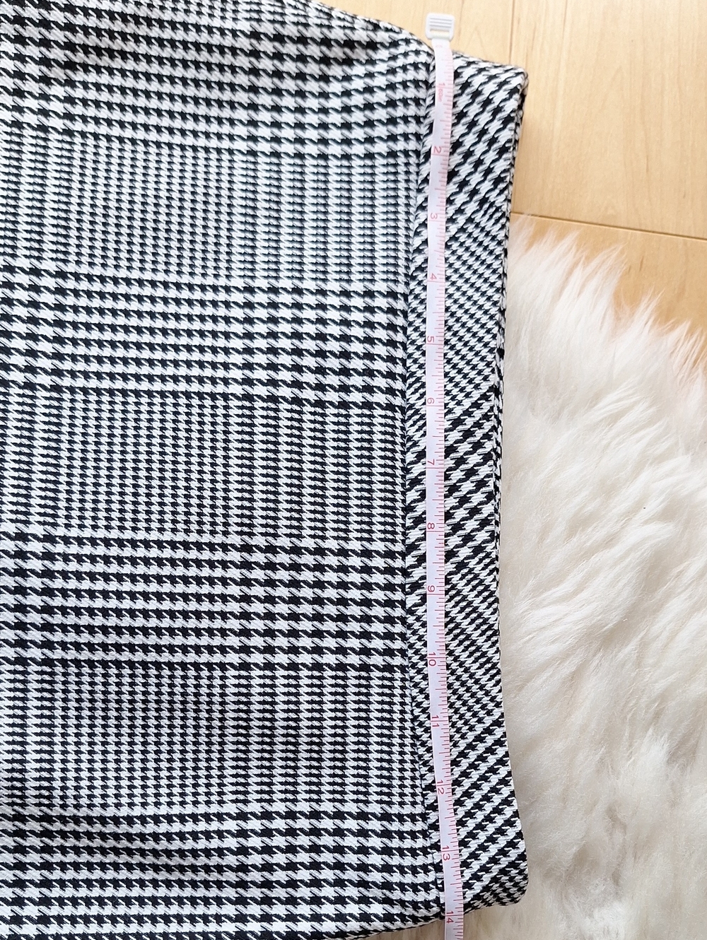 Banana Republic Houndstooth Black & White Pencil Skirt - Picture 2 of 6